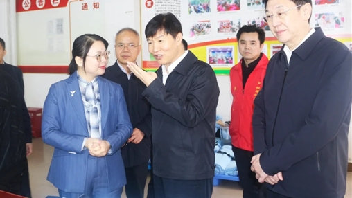 廣西壯族自治區(qū)黨委委員、常委、副書記劉小明蒞臨百裕集團(tuán)環(huán)江車間調(diào)研