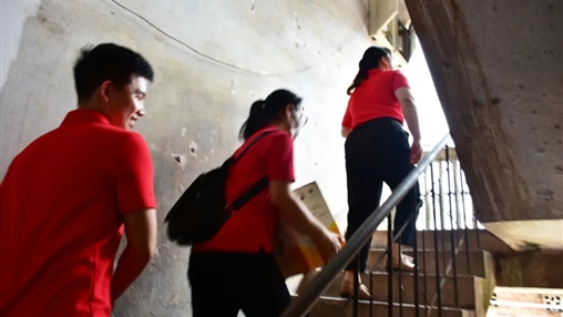 迎“七一”，送溫暖 | 百裕教育黨支部走訪慰問困難老黨員